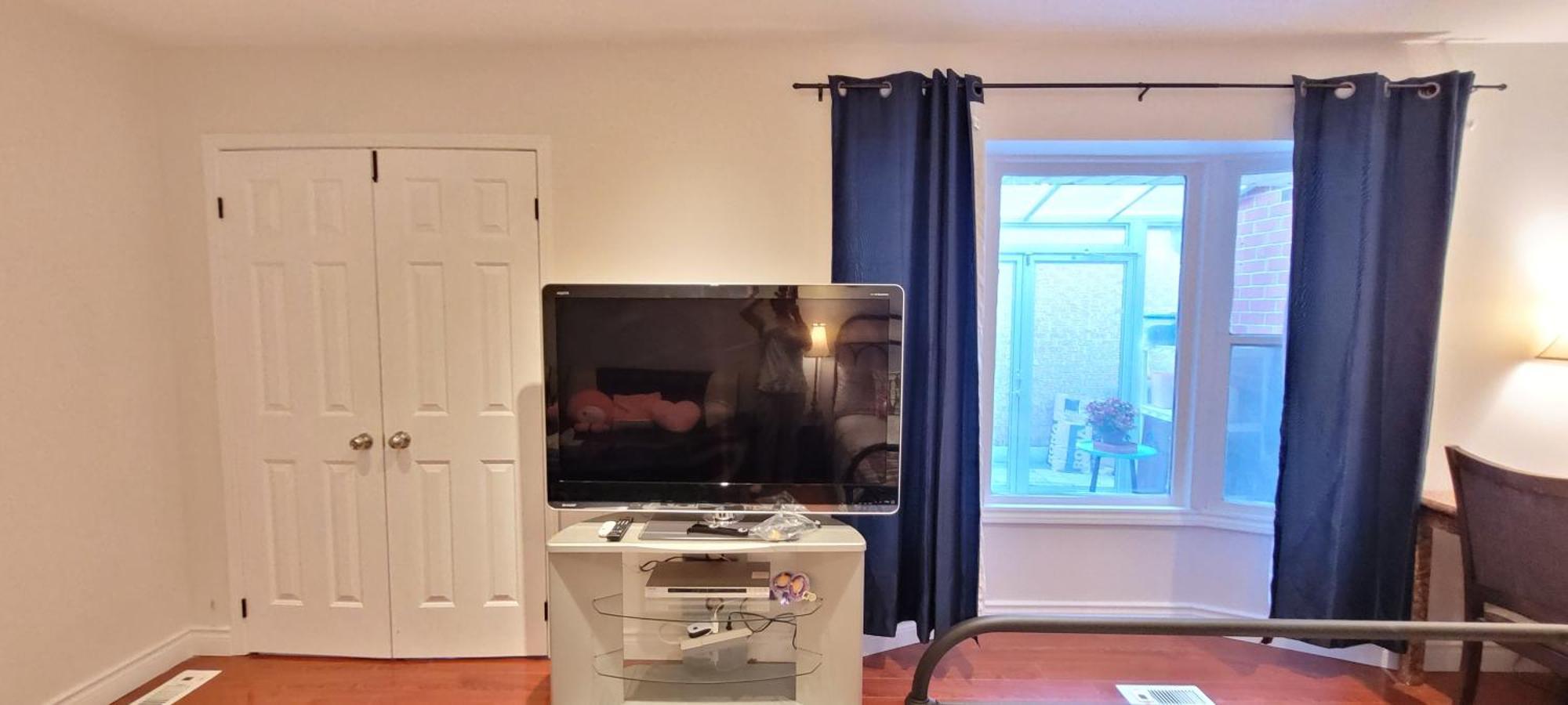 Mainfloor Spacious Room In Toronto Exterior photo