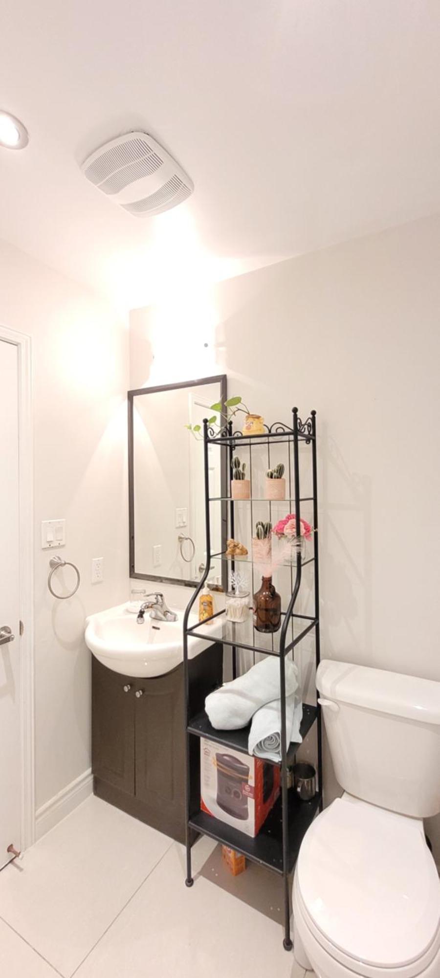 Mainfloor Spacious Room In Toronto Exterior photo